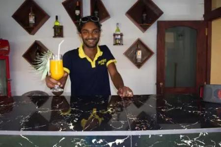 Drifters & Beach Restaurant - 11