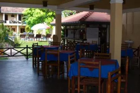 Drifters & Beach Restaurant - 10