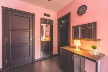 West Gate Guesthouse - 11