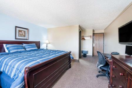 Super 8 by Wyndham - 3