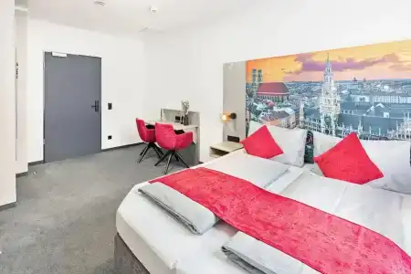 C & N - an der Messe München - 57
