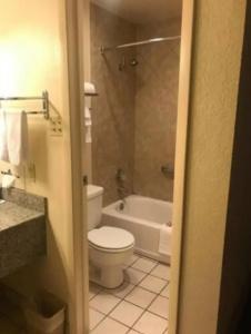 Days Inn by Wyndham - 12