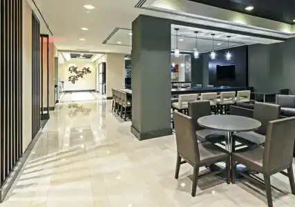 Capital Hilton - 15