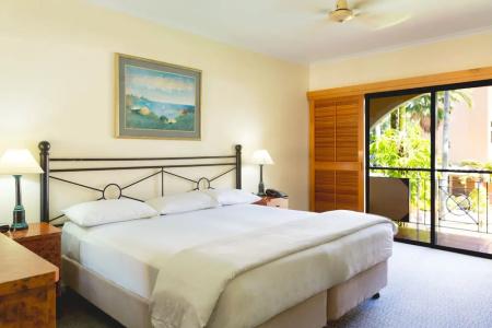 Palm Royale - 39