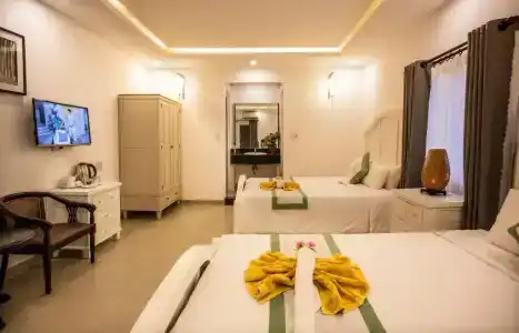 Ngan Phu - 37