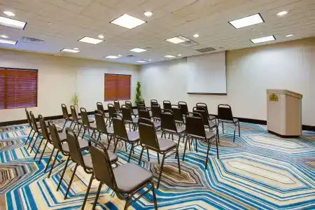 Fairfield Inn & Suites by Marriott Virginia Beach/Norfolk Airport - 15