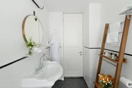 Lily & Bloom Boutique - 34