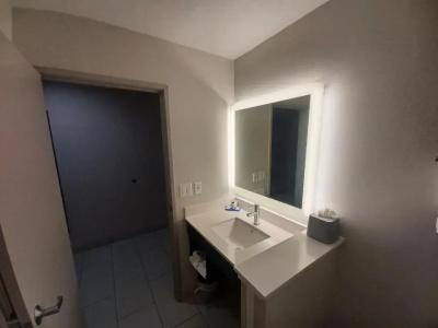 Holiday Inn Express & Suites, an IHG - 31