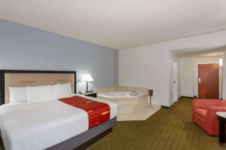 Days Inn & Suites by Wyndham - 98