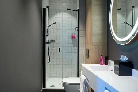 Moxy Amsterdam Schiphol Airport - 27
