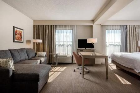 Hampton Inn West - 60