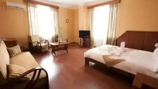 Astoria - 30