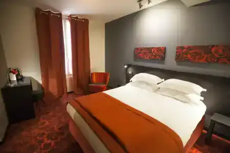 Helussi Hôtel - 77