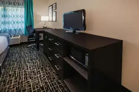La Quinta Inn by Wyndham Indianapolis North at Pyramids - 41