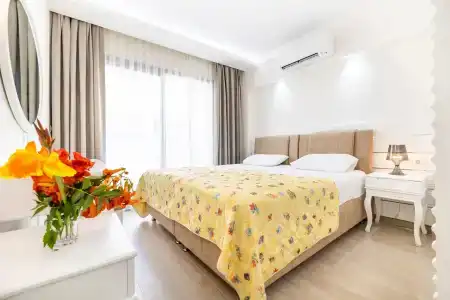 Princess Kinli Suites - 3