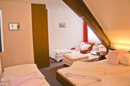 Roesli Guest House - 2