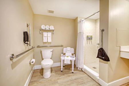 Commander & Suites - 10