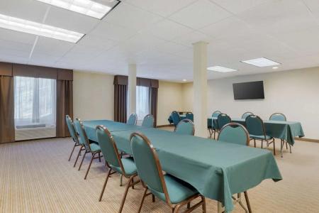 Best Western Plus Marina Shores - 18
