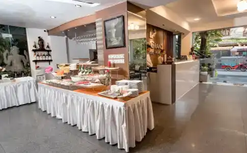 King Grand Boutique - 25