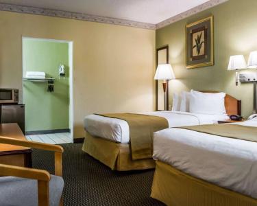 Quality Inn Airport - Cruise Port - 71
