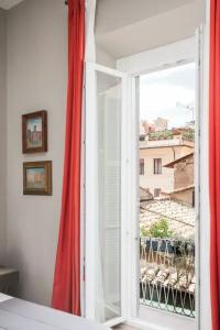 The Roman Empire Guesthouse - 111