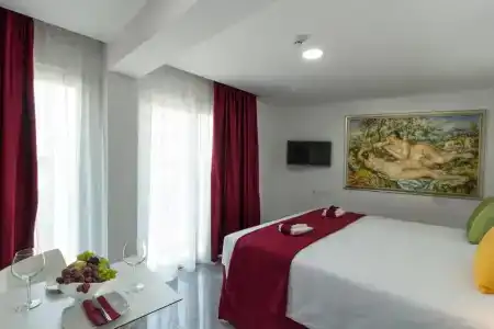 Art & Wine Studios and Apts - 88