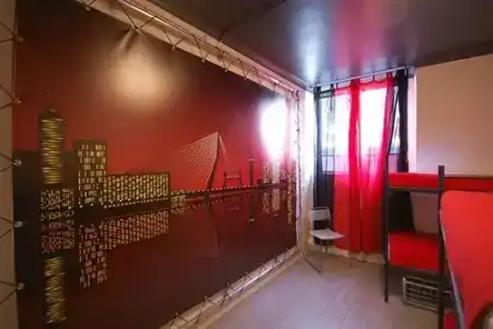 Hostel - 13