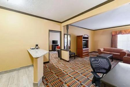 Quality Inn & Suites - 47