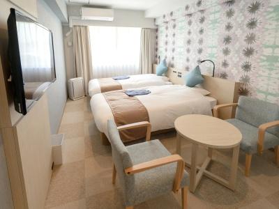 La'gent Okinawa Chatan and Hostel - 1