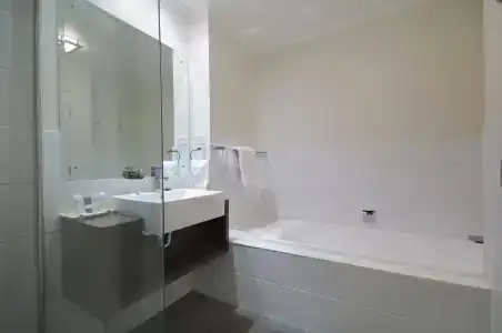 Macquarie Waters Boutique Apartment - 8