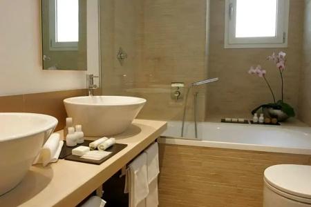 Le Rose Suite - 210