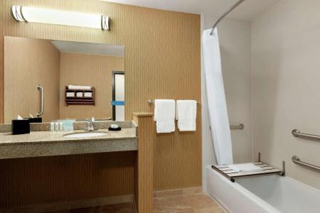 Hampton Inn - 40