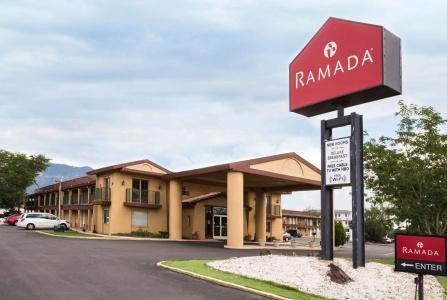 Ramada by Wyndham East - 0