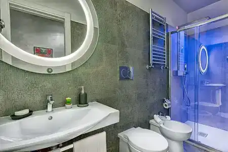 Excellence Suite - 63