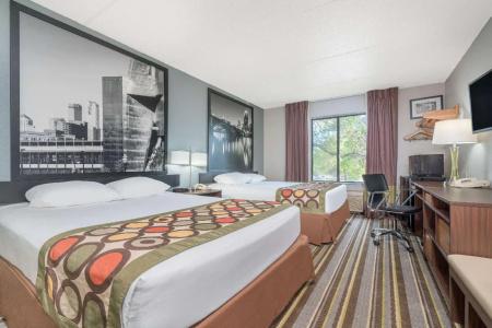 Super 8 by Wyndham/Airport - 25