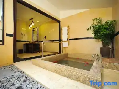 Diamond Bay Resort & Spa - 266