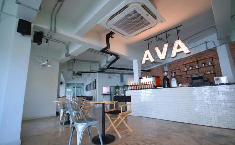 Ava - 19