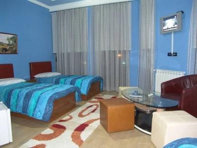 Lux Vlore - 6
