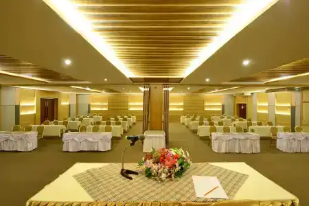 Royal Phala Cliff Beach Resort - 9