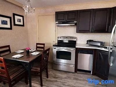 Divya Sutra Suites on Robson Downtown - 92