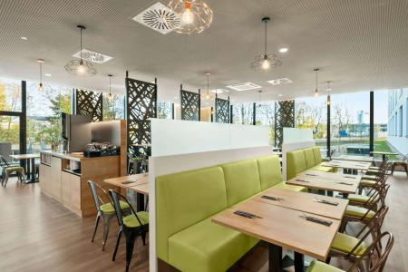 Super 8 by Wyndham Munich City North - 11