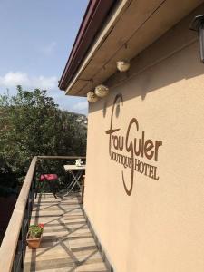 Frau Guler Boutique - 29