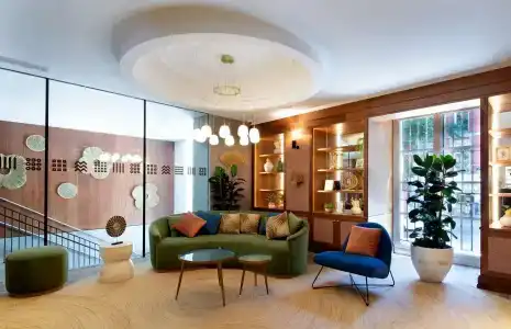 Atocha Madrid, Tapestry Collection by Hilton - 24