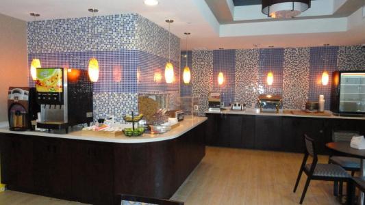 MainStay Suites - 10