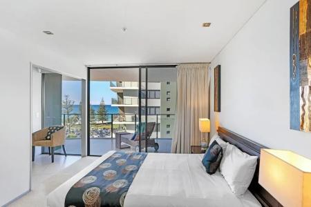 Ambience on Burleigh Beach - 38