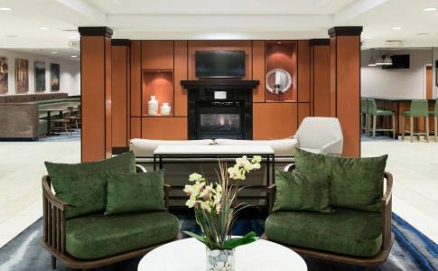 Fairfield Inn & Suites Kansas City - 1