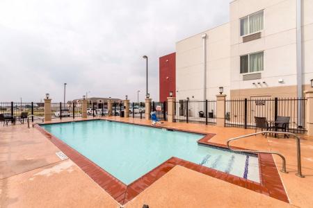6-Laredo, TX - Airport - 16