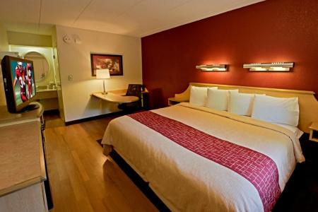 Red Roof Inn Airport - 5