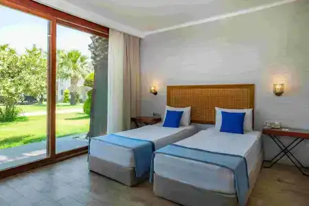 Risus Beach Resort - 38