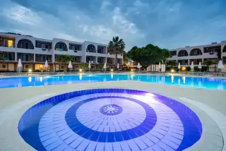 Lardos Bay - 16